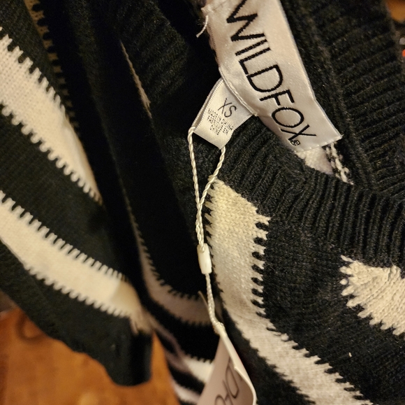 Wildfox Black White Striped V-Neck Long-Sleeve Sweater Top Size XS Org $259 - Picture 4 of 4